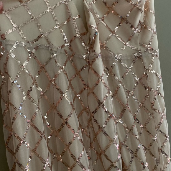 NWOT Stunning Floor length gown - slight mermaid bottom and adjustable straps - Picture 4 of 5